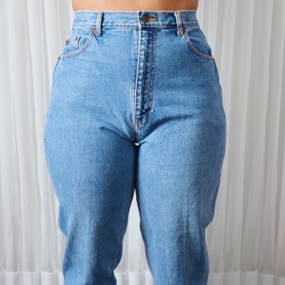 80’s High Waisted Light Wash Jeans - Picture 3 of 8